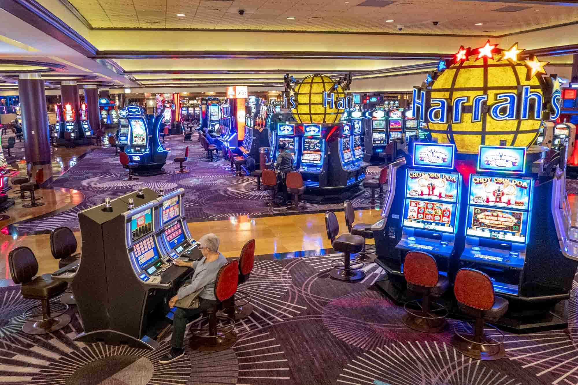 Canlı Blackjack Stratejileri: Kazanma Şansını Artırın